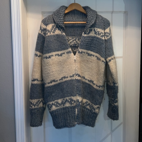Handmade Knitted Vintage wool Seahawks zip up cardigan sweater - Picture 3 of 11